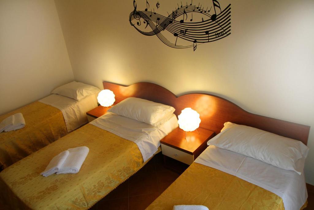 B&B Music Милан Номер фото